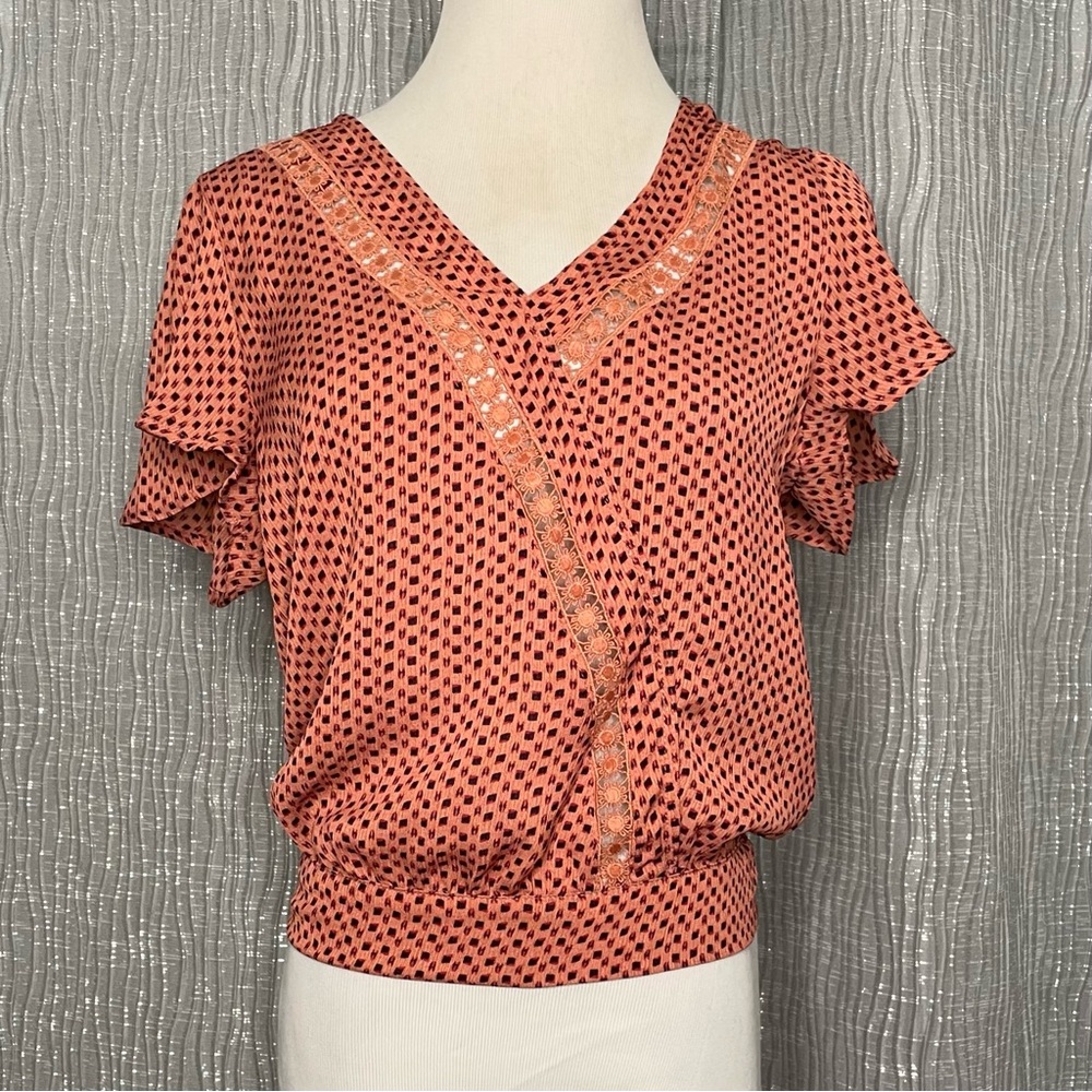 Crescent & Willough flutter sleeve blouse. NWOT